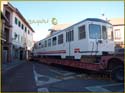 CERCEDILLA transporte de un  tranvia por las calles del pueblo 17